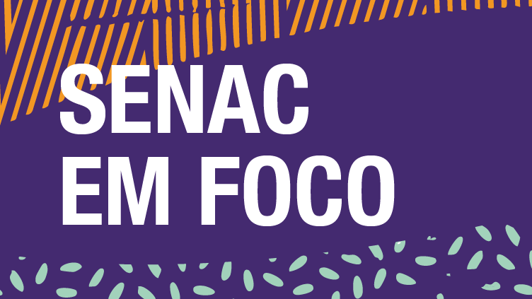 Selo com fundo lilás e detalhes em amarelo no topo e os dizeres