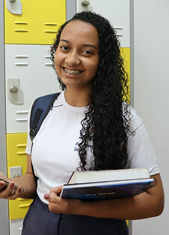 Emily Evily Teixeira Silva